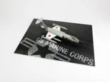 Výstavní podložka Red Fox Studio 1/72 Asphalt Diorama Base s nápisem US MARINE CORPS, 300 × 230 mm — obrázek 3