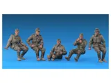 Stavebnice MiniArt 1/35 německý dělostřelecký tahač T-70 s kanónem FK 288 a figurkami posádky — obrázek 7