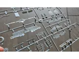 Sběratelský set Duke Hawkins 1/48 P-51D Mustang – krabice se stavebnicí, publikací a doplňky — obrázek 9