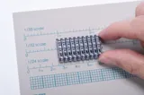 Protiskluzová podložka Gunze Mr. Hobby GT91 Non-Slip Sheet 300 × 300 mm s vytištěným měřítkem — obrázek 5