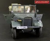 Resinová stavebnice Plus Model 205 Stoewer Kfz.2 radiový automobil v měřítku 1/35 — obrázek 3