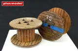 Dřevěné a resinové díly setu Plus Model 4049 malé kabelové cívky v měřítku 1/48 — obrázek 2
