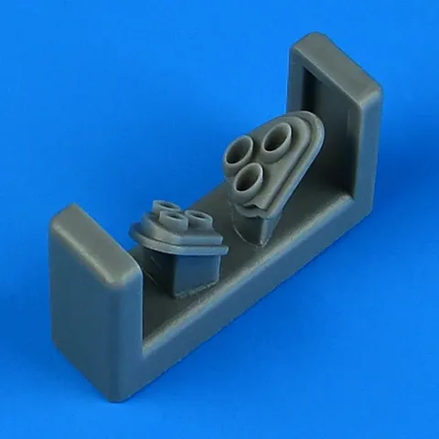 Resinové výfuky Quickboost QB72751 pro model F4U-1 Corsair 1/72 od Tamiya
