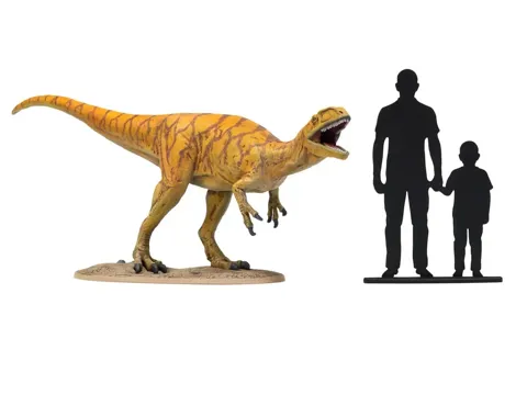Krabice stavebnice Tamiya Clic Loc 28501 Fukuiraptor 1:35 s modelem dinosaura na podstavci