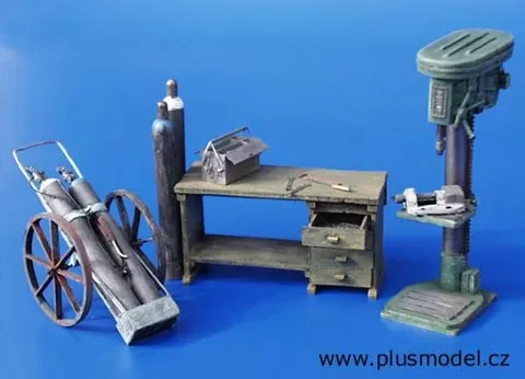 Sada Plus Model 094 vybavení dílny 1/35 – resinové díly a aršík fotoleptů