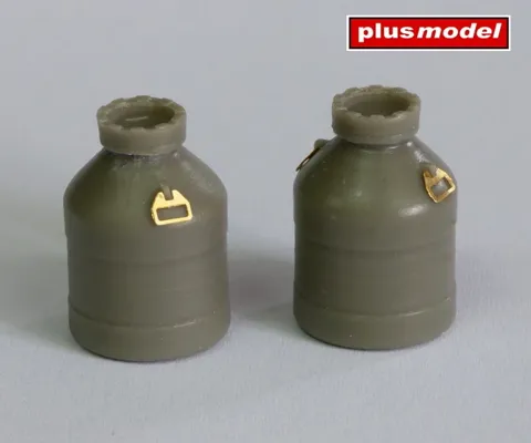Resinové plastové sudy Plus Model EL068 v měřítku 1/35 s aršíkem fotoleptů