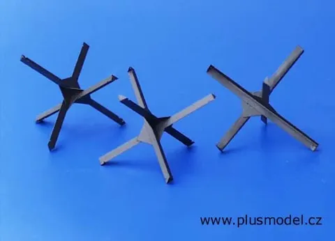 Sada Plus Model 019 protitankové bariéry 1/35 – kovový aršík na tři české ježky