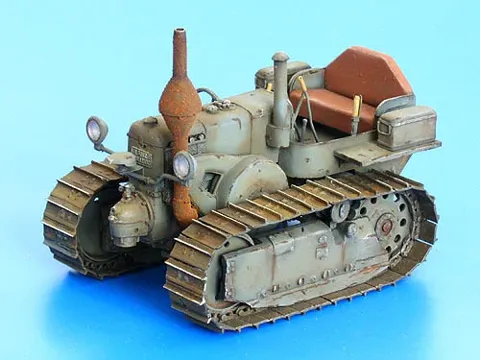 Resinová stavebnice Plus Model 1/35 Lanz Bulldog 35 HP – pásový traktor, díly a fotolepty