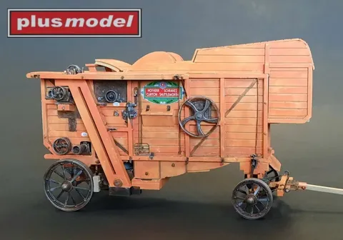 Resinová stavebnice Plus Model 585 mlátička na obilí v měřítku 1/35