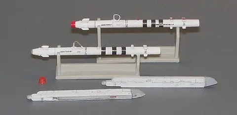 Resinová sada Plus Model AL4010 cvičná raketa UZR-73 v měřítku 1/48 s fotolepty a obtisky