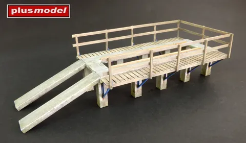 Resinová stavebnice Plus Model 581 servisní rampa 1/35 pro dioráma