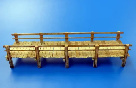 Stavebnice Plus Model 501 lávka 1/35 – laserem řezané dřevěné díly do diorámatu