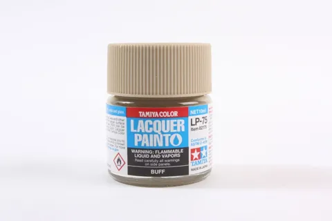Skleněná lahvička lakové barvy Tamiya LP-75 Buff pískově béžová, 10 ml