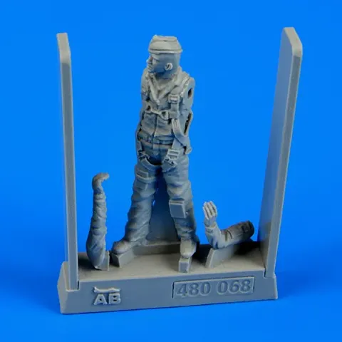 Figurka Aires 480068 pilot stíhačky U.S.A.F. z války ve Vietnamu v měřítku 1/48