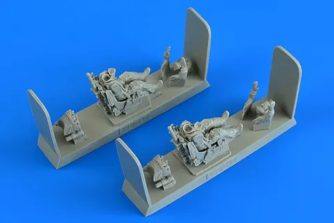 Aires 480217 figurky sovětského pilota a operátora s vystřelovacími sedačkami pro MiG-31 v 1/48