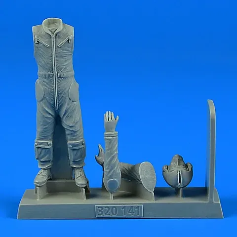 Resinová figurka Aires 320141 pilot U.S.A.F. Vietnam 1960–1975 v měřítku 1/32