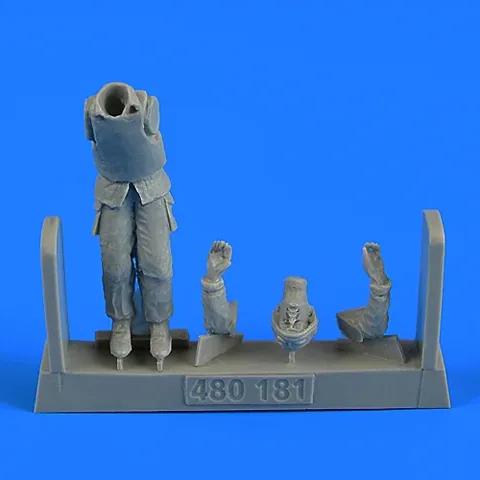 Resinová figurka střelce moderní britské armády Aires 480181 v měřítku 1/48 pro BAE Warrior