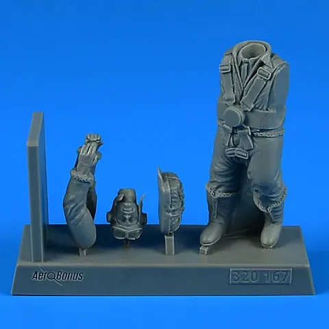 Figurka Aires 320167 pilot bombardéru RAF s padákem v měřítku 1/32