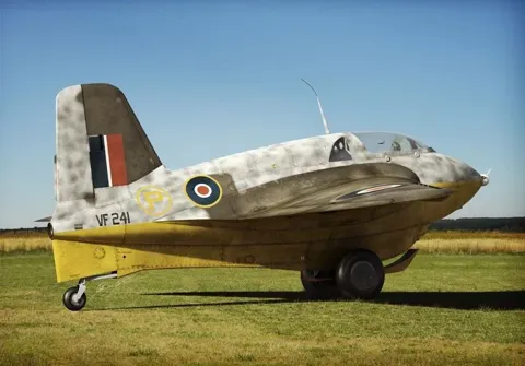 Krabice stavebnice Brengun BRP144009 Me-163B Komet War prizes v měřítku 1/144