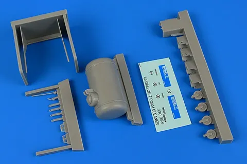 Doplněk Aires 320088 Model T-Foam cleaner (45 gallons) v měřítku 1/32