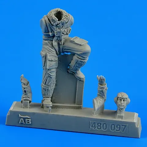 Resinová figurka Aires 480097 pilot Luftwaffe 1/48 pro Messerschmitt Bf 109 pozdní verze