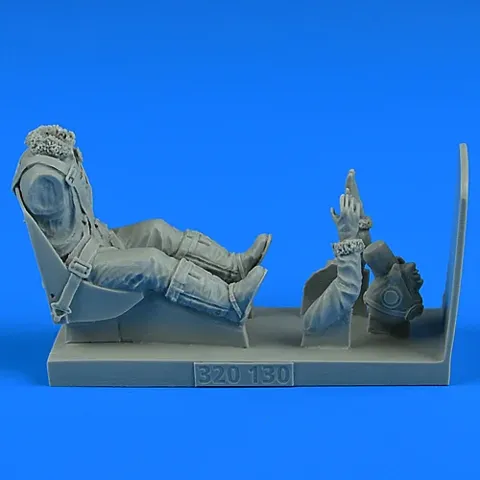 Aires 320130 figurka pilota USAAF se sedačkou pro P-47 Thunderbolt v měřítku 1/32