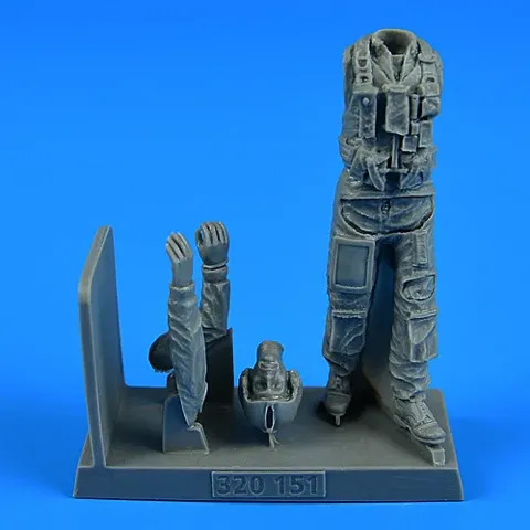 Resinová figurka Aires 320151 bojový pilot USAF v měřítku 1/32
