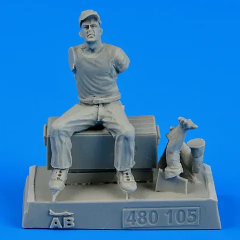 Figurka Aires 480105 – mechanik letectva US Army, 2. světová válka, měřítko 1/48