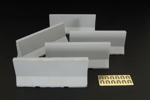 Sada Hauler HLC35006 1/35 — odlévaná betonová svodidla a fotoleptané silniční zábrany