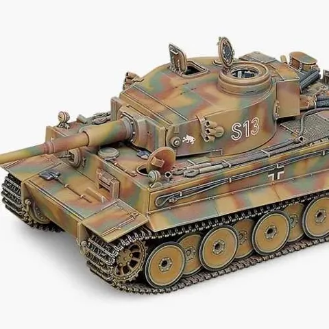 Krabice plastikové stavebnice Academy 13239 German Tiger-I (Early Version) v měřítku 1/35