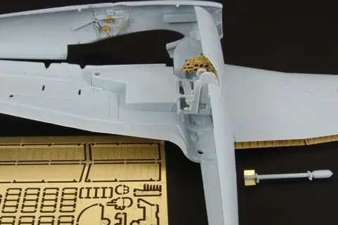 Fotolepty Brengun BRL72057 pro Typhoon Ib (Airfix) 1/72 – rámeček leptaných dílů