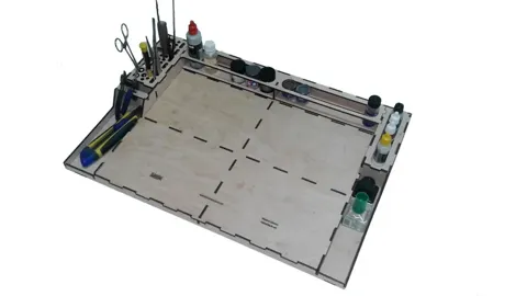 Modelářská pracovní stanice LMG WO-05 Workstation A3 z překližky s ohraničenou pracovní plochou