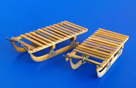 Resinová sada Plus Model 213 německé saně v měřítku 1/35 s dřevěnými prkýnky