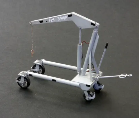 Resinová sada Plus Model 4055 jeřáb Ruger H-3D v měřítku 1/48 pro diorámata