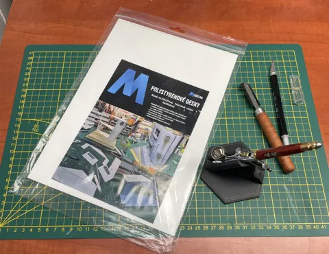 Modelna PD007 polystyrenová deska A4 o tloušťce 3 mm pro modelářský scratchbuilding