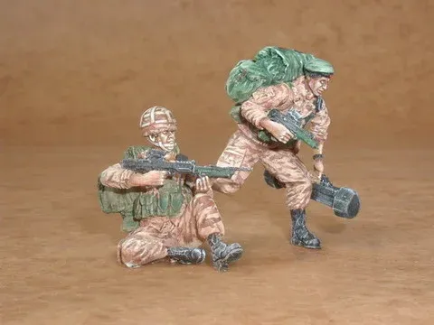 Resinové figurky CMK F35129 britští vojáci v měřítku 1/35, 2 kusy