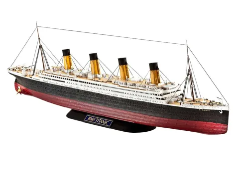 Krabice plastikové stavebnice Revell 4995 R.M.S. Titanic v měřítku 1/700