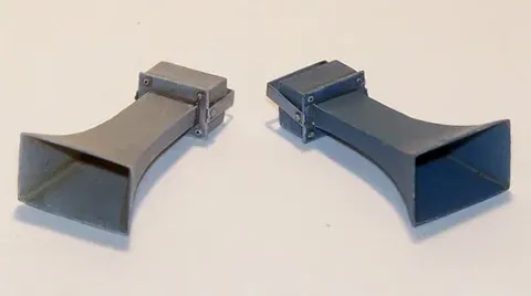 Resinový doplněk Plus Model Easy Line EL054 hranatý amplion v měřítku 1/35 s fotolepty