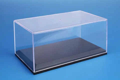 Průhledná vitrína Special Hobby BOX01 Clear Box s černým podstavcem, 135 × 80 × 58 mm