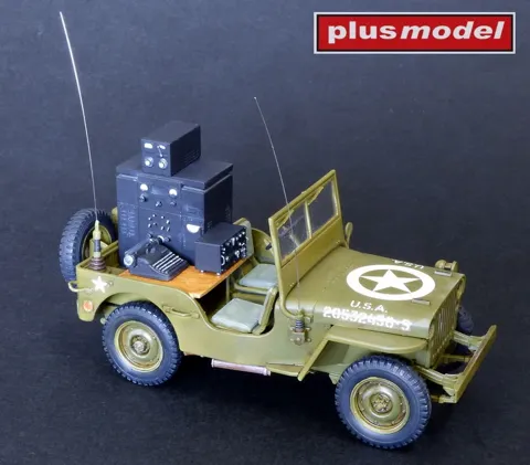 Konverzní sada Plus Model 565 Jeep s rádiovým vybavením 1/35 — resinové a 3D díly s fotolepty