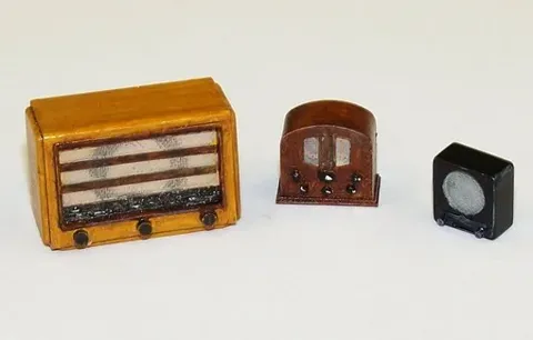Sada Plus Model Easy Line EL031 stará rádia 1/35, tři modely rádiových přístrojů