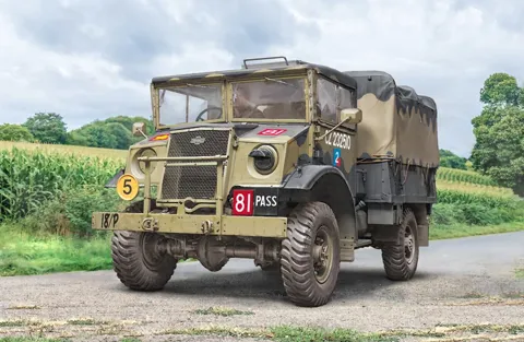 Krabice stavebnice Italeri 0233 Chevrolet 15 CWT v měřítku 1/35