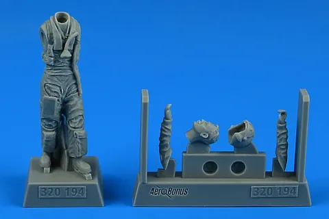 Resinová figurka pilota stíhačky NATO Aires 320194 v měřítku 1/32