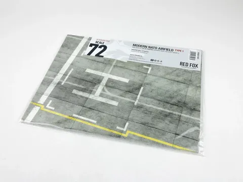 Podstavec pro diorámata Red Fox Studio RFSDB-72001, plocha letiště NATO 1/72, 300×230 mm
