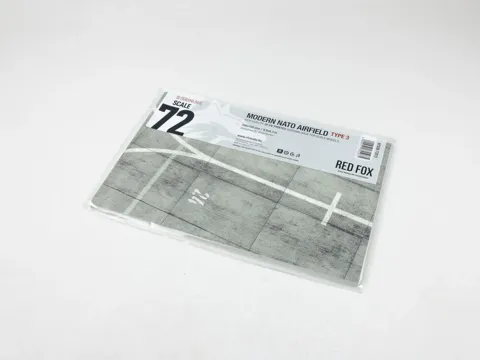 Podložka pod dioráma Red Fox Studio 1/72 Modern NATO Airfield Type 3, 250 x 160 mm