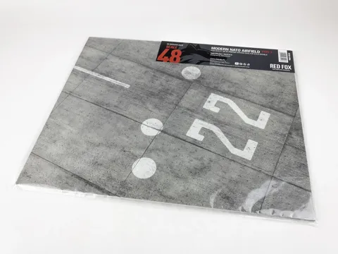 Dioramatická podložka Red Fox Studio RFSDB-48006 Modern NATO Airfield Type 7 1/48, 380x320 mm