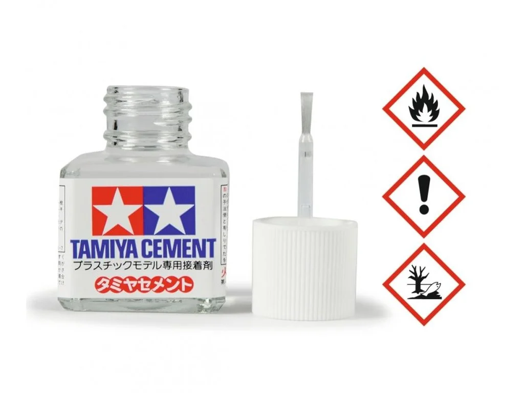 Lahvička lepidla na plast Tamiya 87003 Tamiya Cement 40 ml se štětečkem v uzávěru